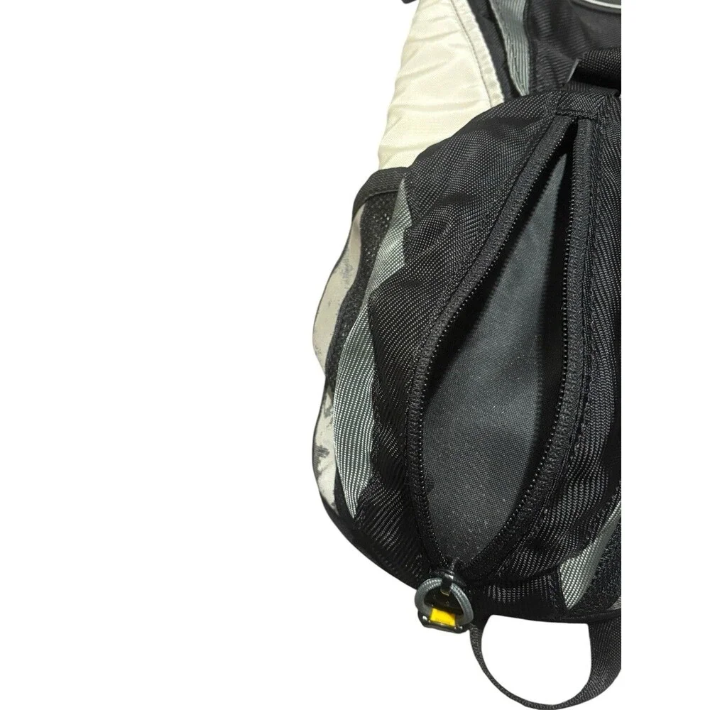 CamelBak Rogue 2L Hydration Backpack Black/Grey Pump-Port For Hiking/Cycling